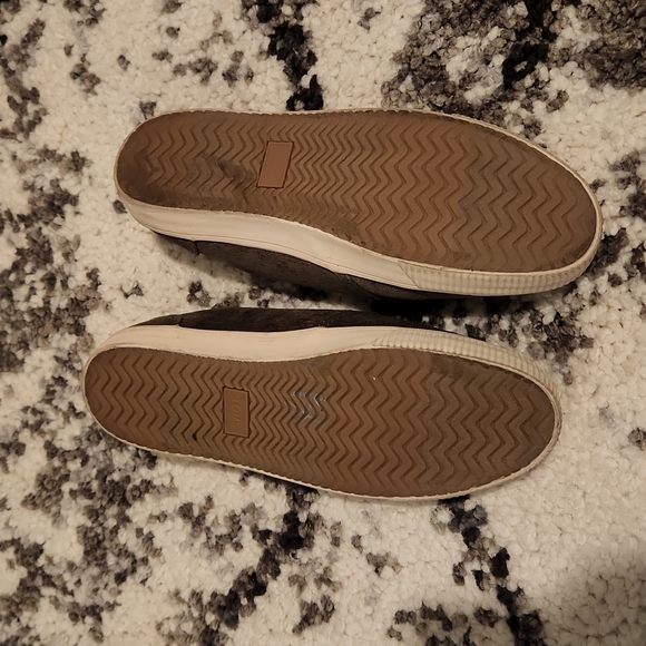 Tom's - Picture 2 of 7